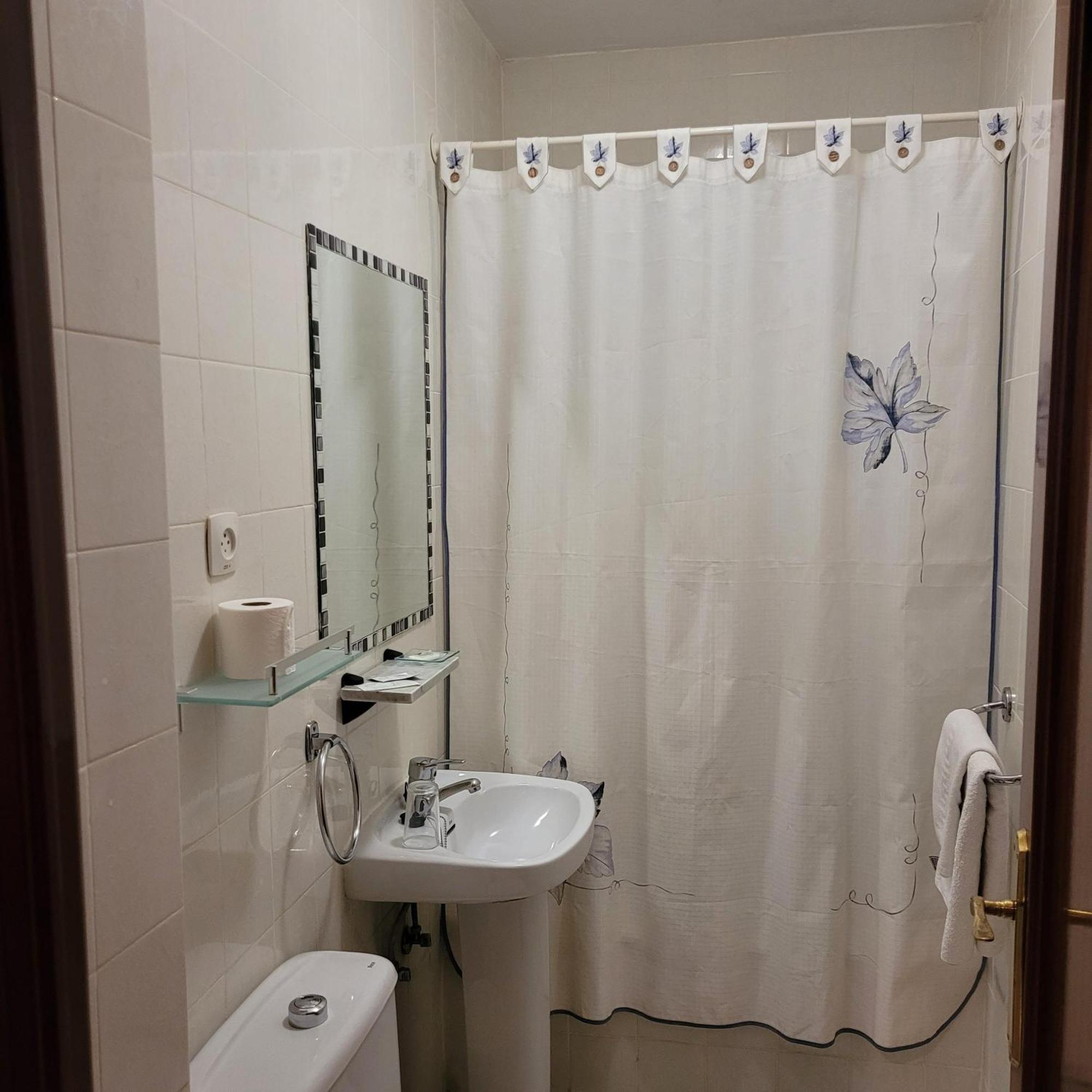 Hostal Pan America Madrid Ngoại thất bức ảnh