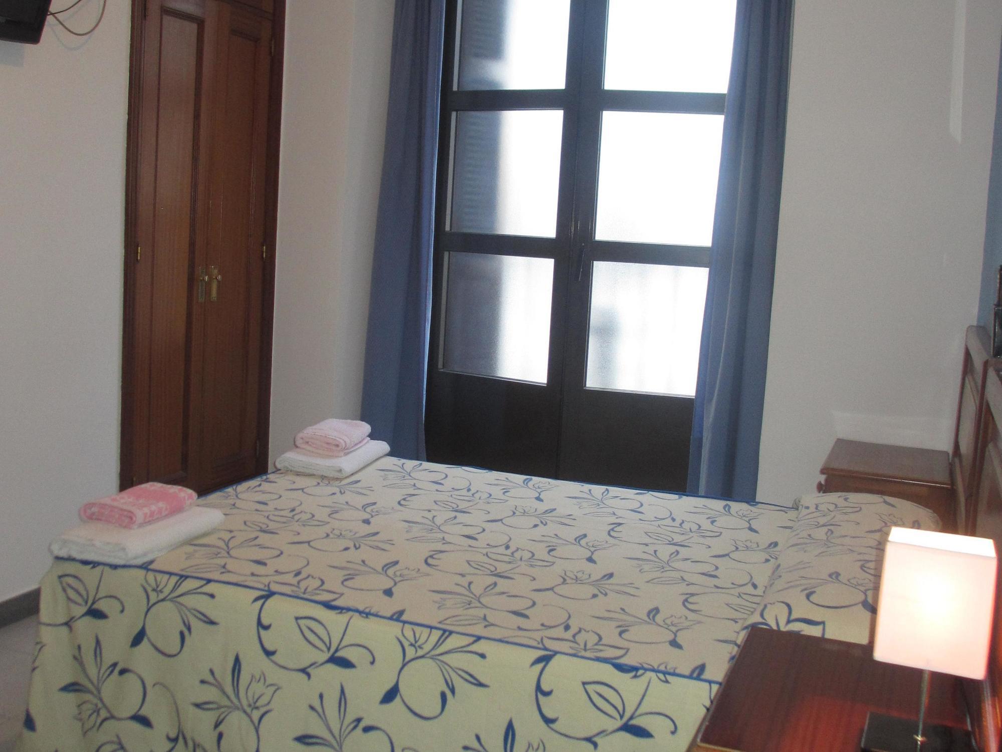 Hostal Pan America Madrid Ngoại thất bức ảnh